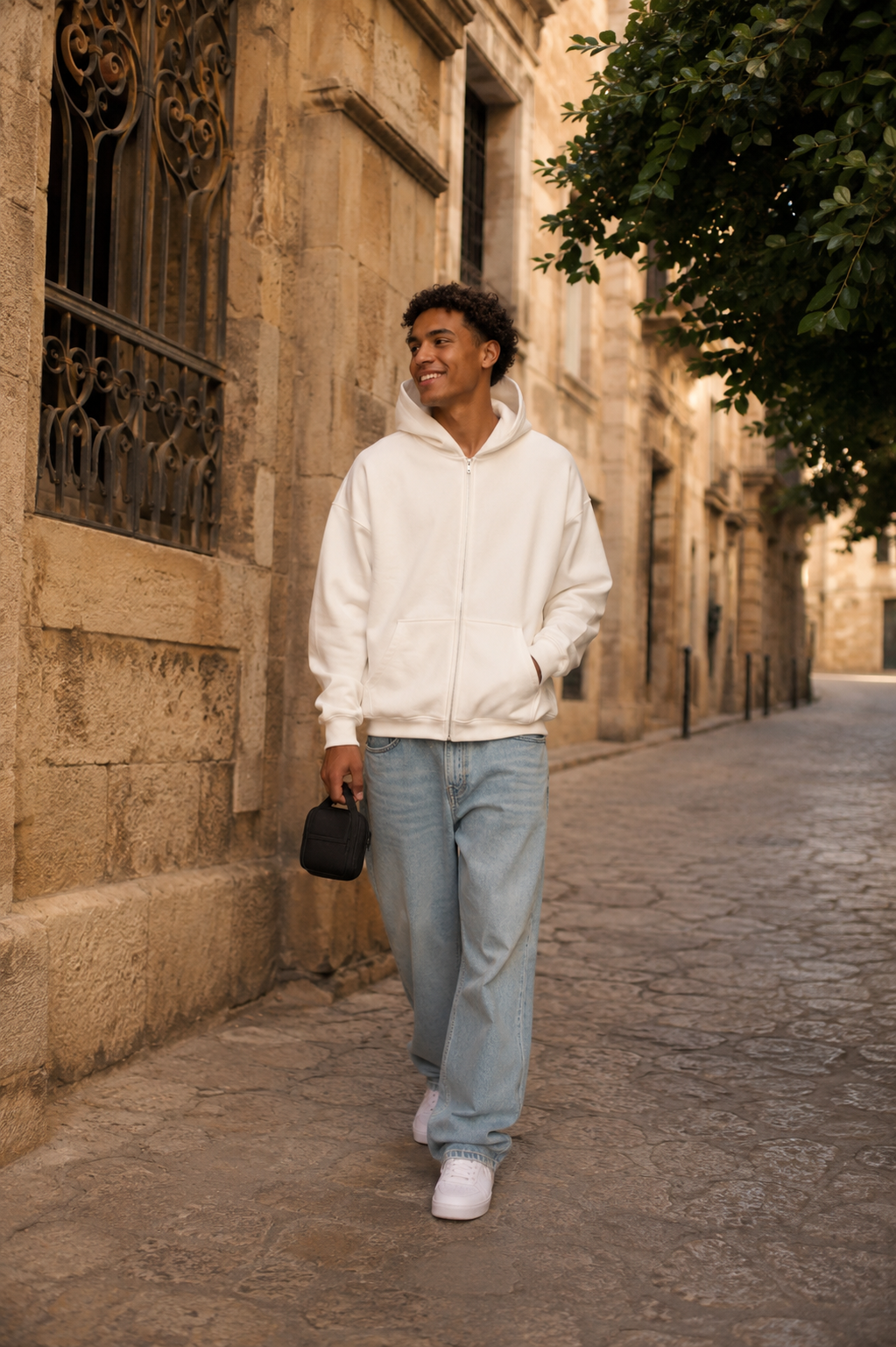 ⭐ Ensemble Casual Premium – Hoodie Blanc & Jean Wide Leg Bleu Clair